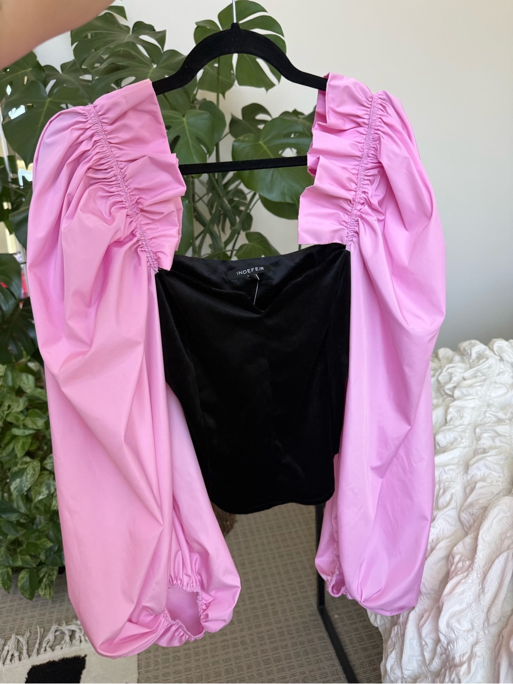 NWT - Indefeir | Balloon Sleeve Velour Cropped Blouse